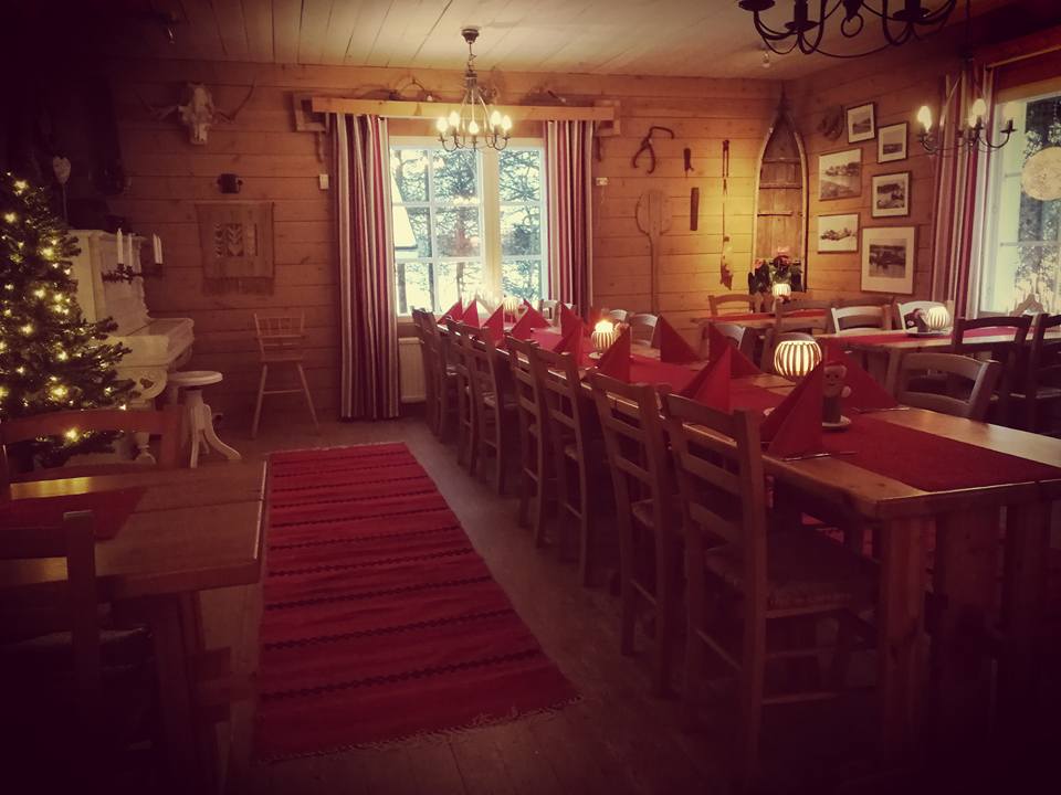 Uitonpirtti jouluasussaan Valokuva-8